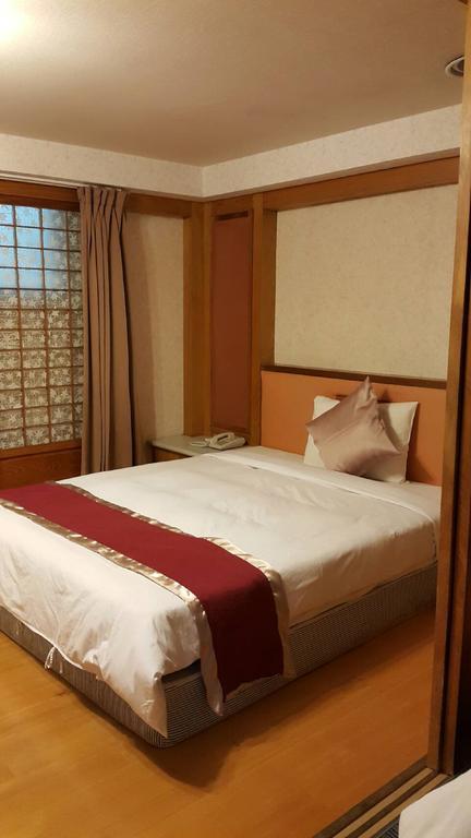 Mei Hua Hotel Kaohsiung Dış mekan fotoğraf