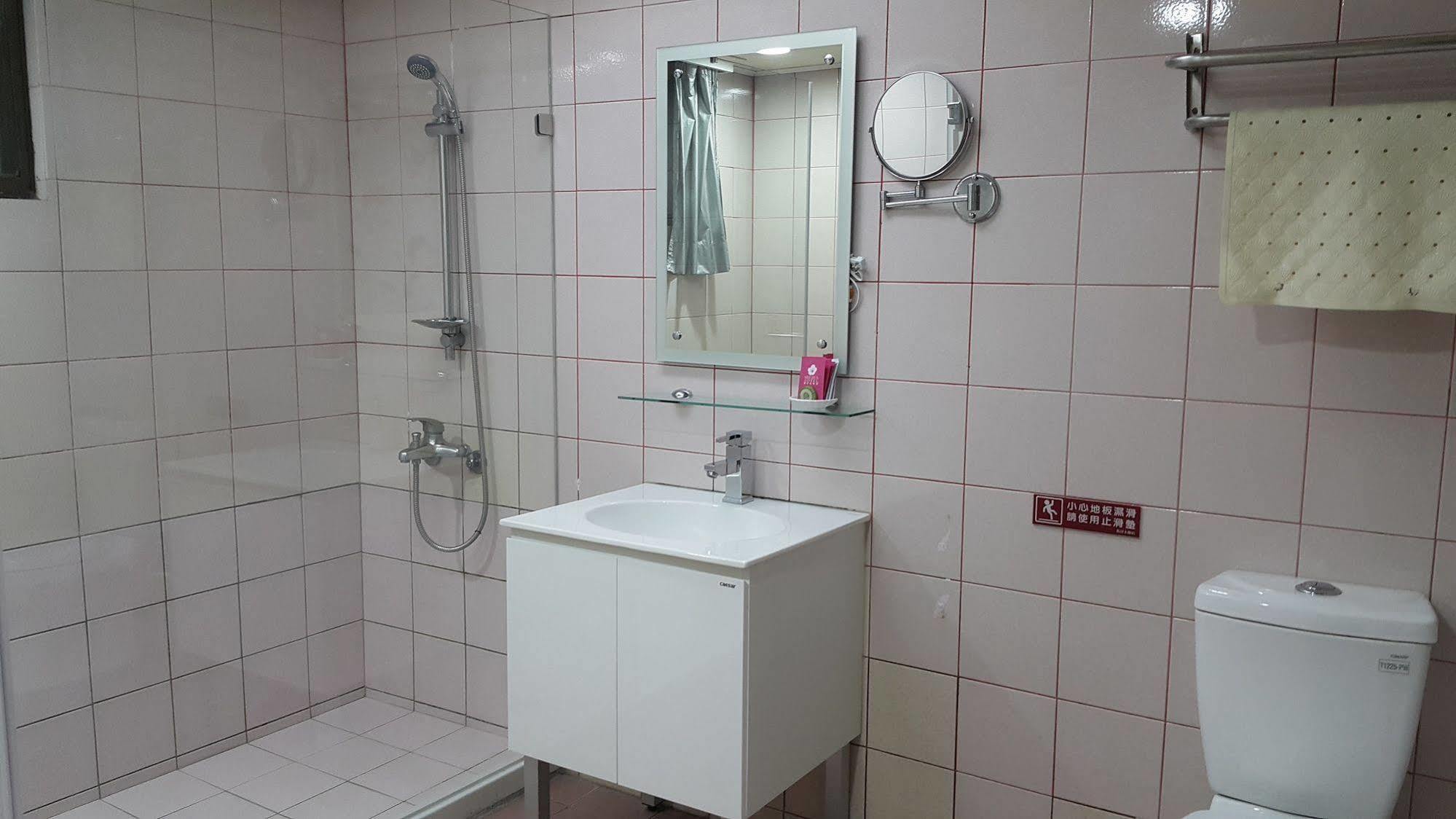 Mei Hua Hotel Kaohsiung Dış mekan fotoğraf