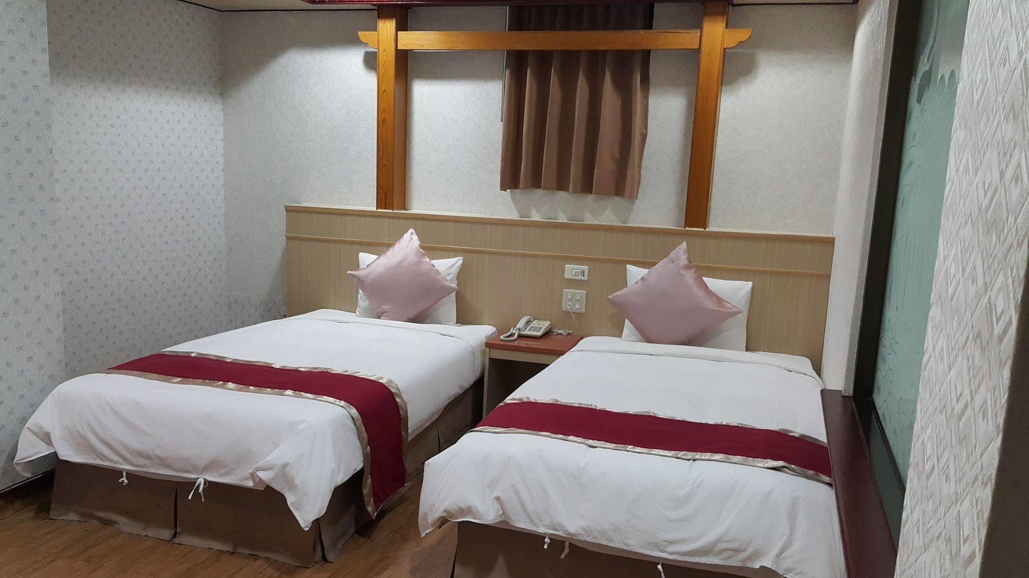 Mei Hua Hotel Kaohsiung Dış mekan fotoğraf