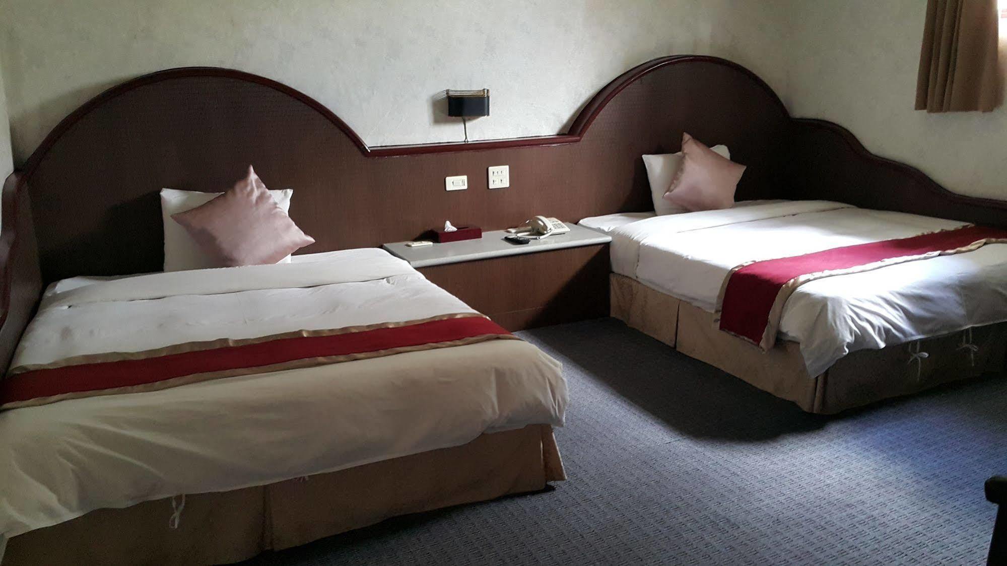 Mei Hua Hotel Kaohsiung Dış mekan fotoğraf